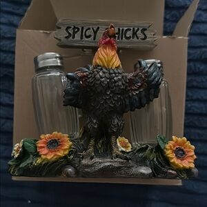 Rooster Salt/Pepper Holder with Sunflower Accents